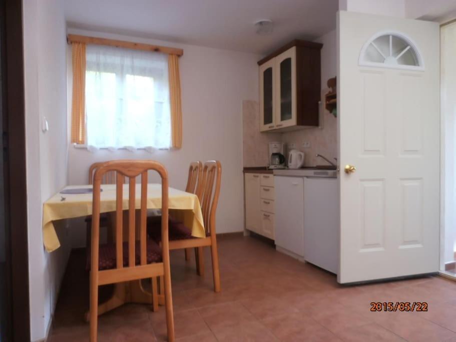 Ubytovani U Machova Jezera - Apartmany - Ludmila Grulisova Doksy  Exteriör bild