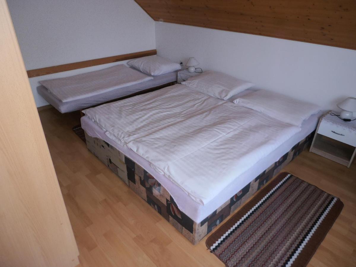 Ubytovani U Machova Jezera - Apartmany - Ludmila Grulisova Doksy  Exteriör bild