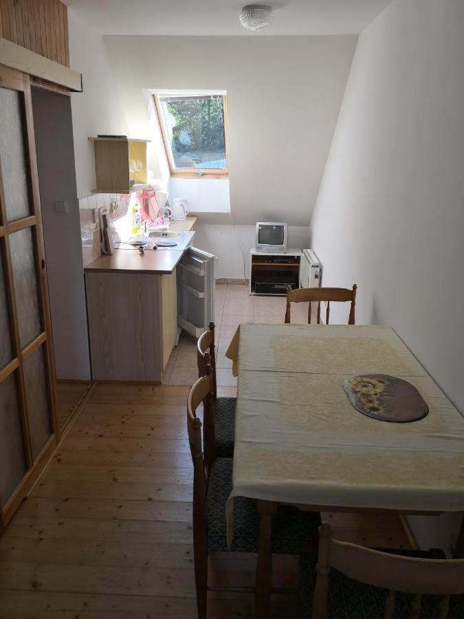 Ubytovani U Machova Jezera - Apartmany - Ludmila Grulisova Doksy  Exteriör bild