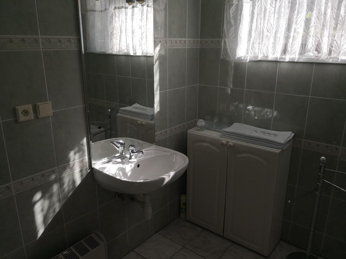 Ubytovani U Machova Jezera - Apartmany - Ludmila Grulisova Doksy  Exteriör bild