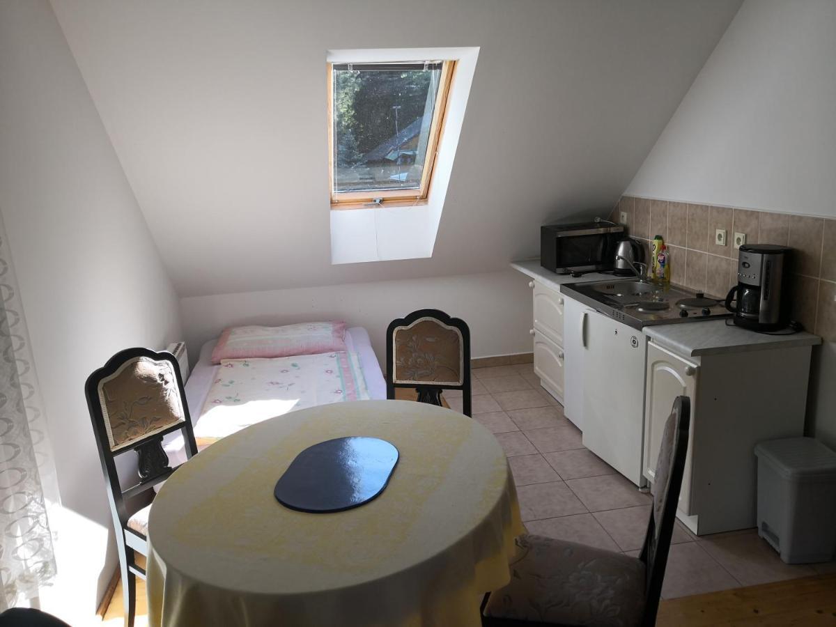 Ubytovani U Machova Jezera - Apartmany - Ludmila Grulisova Doksy  Exteriör bild